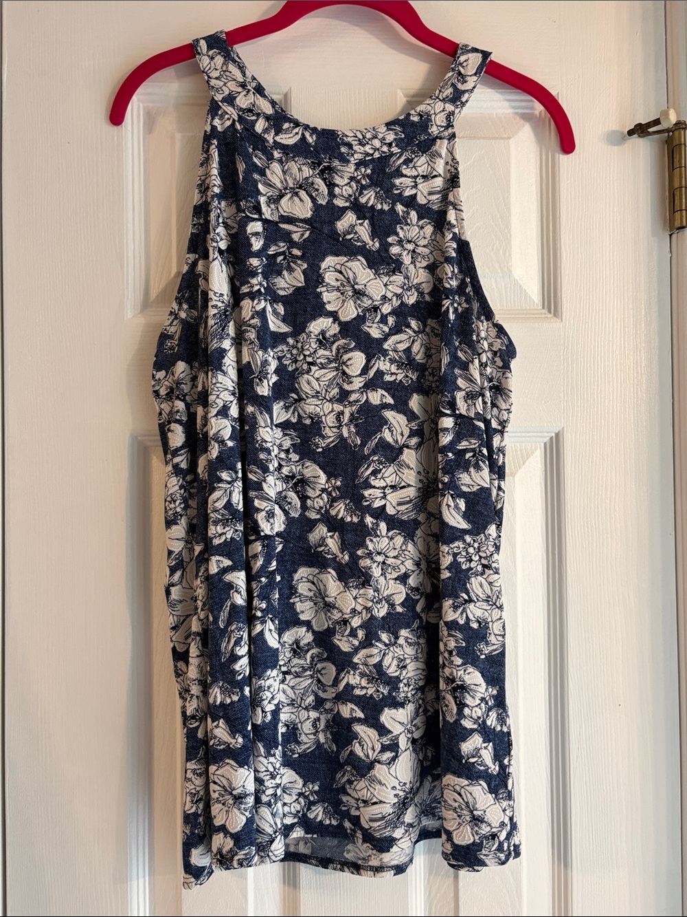 Women’s Navy and White Floral Sleeveless Top